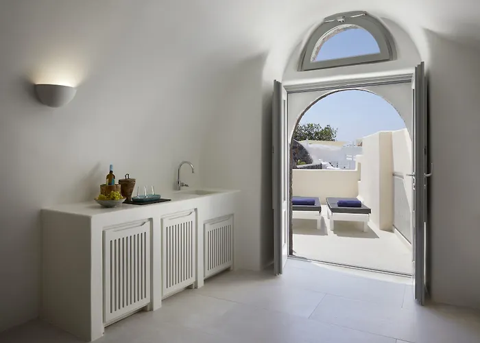 Elysian Santorini Villa Oia 